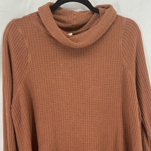 Free People Women’s Small Brown Waffle Turtleneck Sweater Raw Hem Oversized - Picture 9 of 11